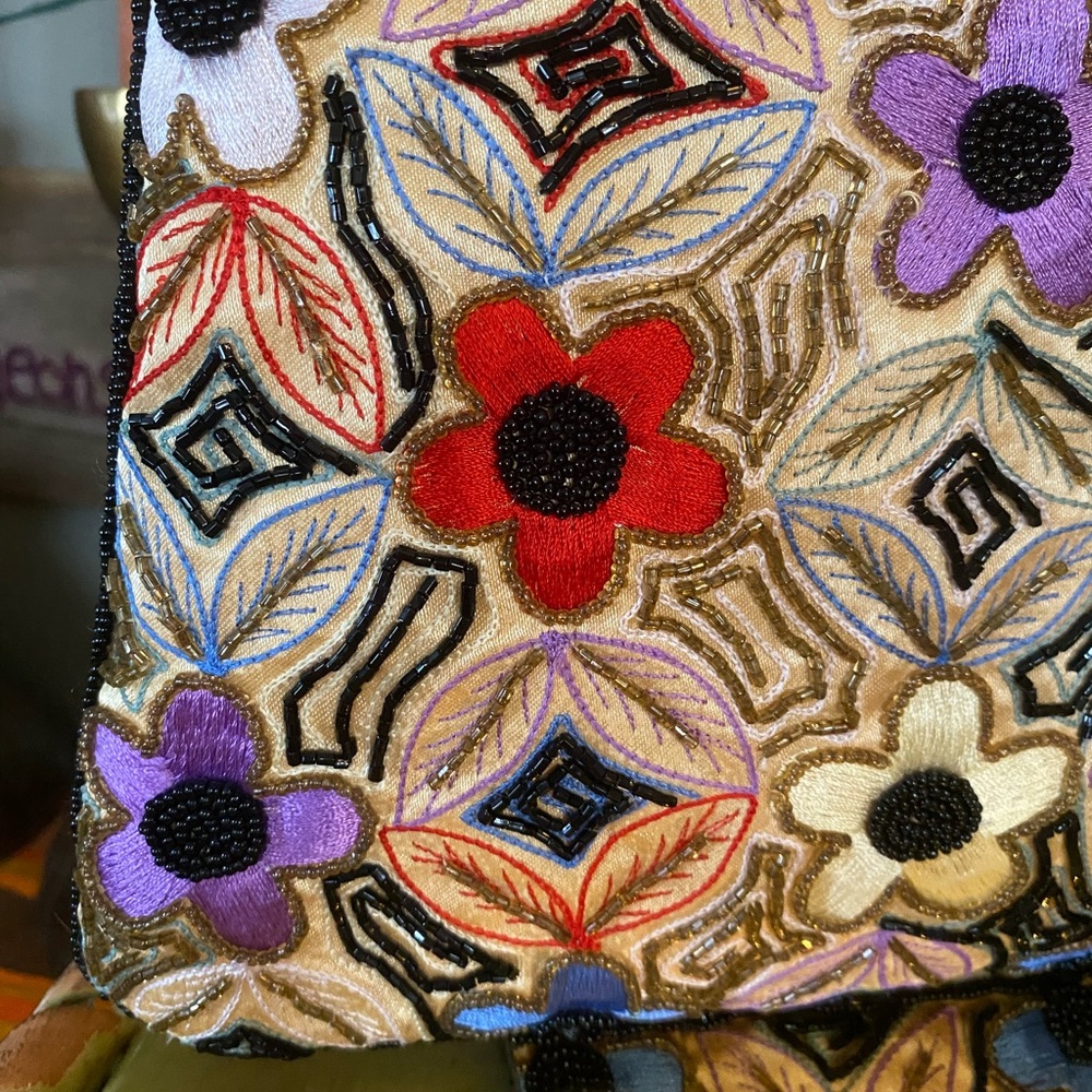 Evening Bag Hand Beaded and Embroidered with Gold Silk Lining - Picture 3 of 9